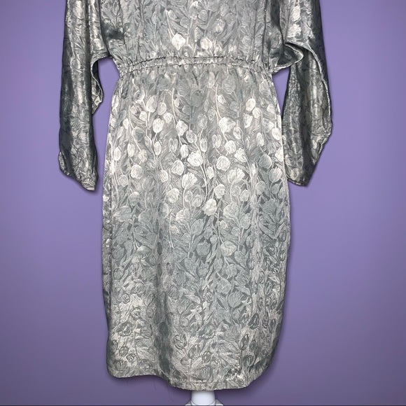 SEE NEW LISTING - Picture 6 of 12